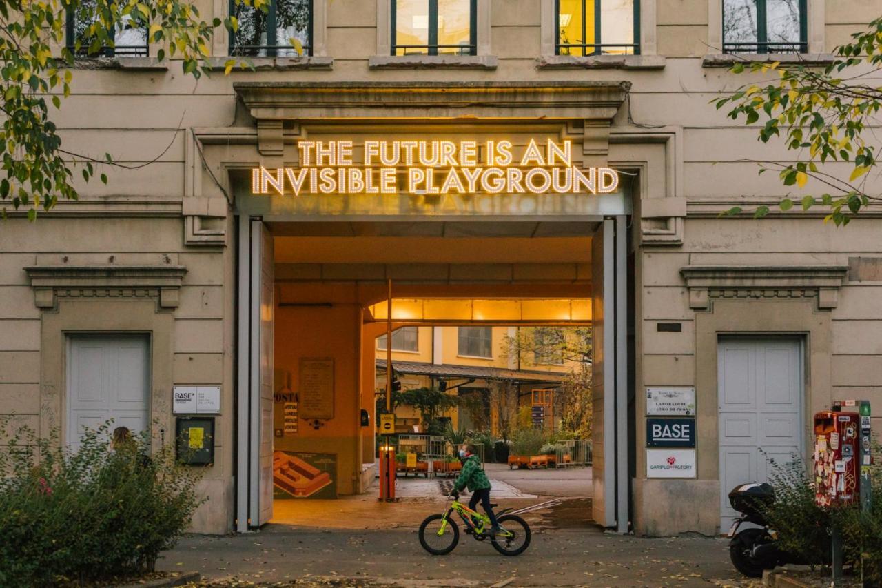 ミラノ Casabaseホステル エクステリア 写真
